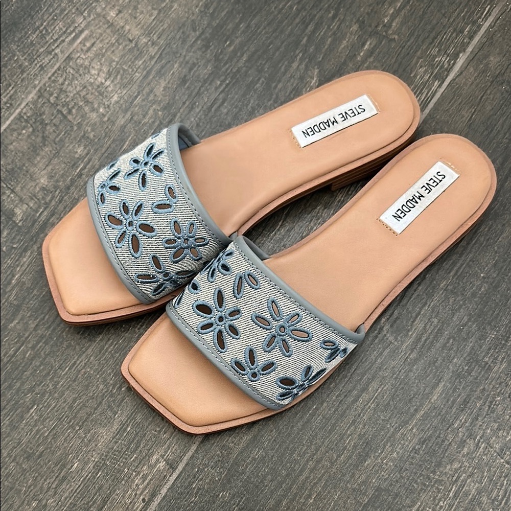 Steve Madden Blue and Tan Sandals with Floral Design on Denim